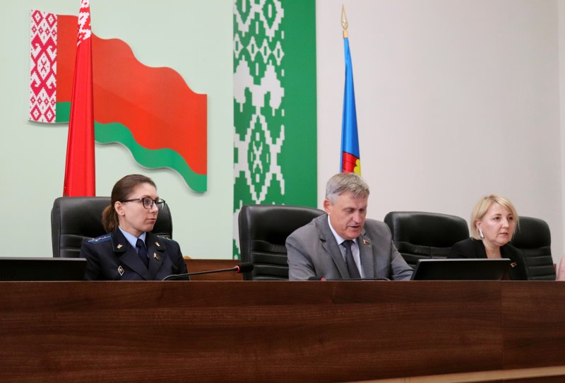В Зельве прошел семинарпрактикум алгоритм работы с обязанными лицами  от трудоустройства до взыскания