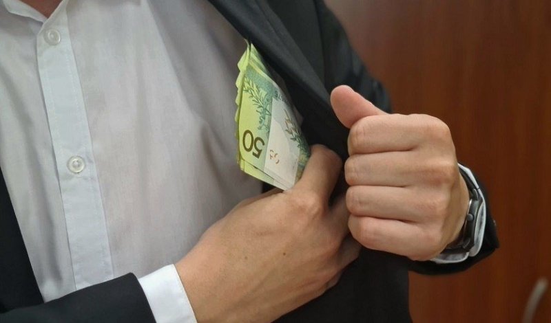 В Гродненской области за взятки задержали сотрудника райисполкома