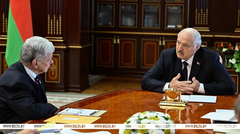 Это абсолютная неправда Лукашенко на встрече с Коулом развеял фейк который разгоняют беглые на Западе