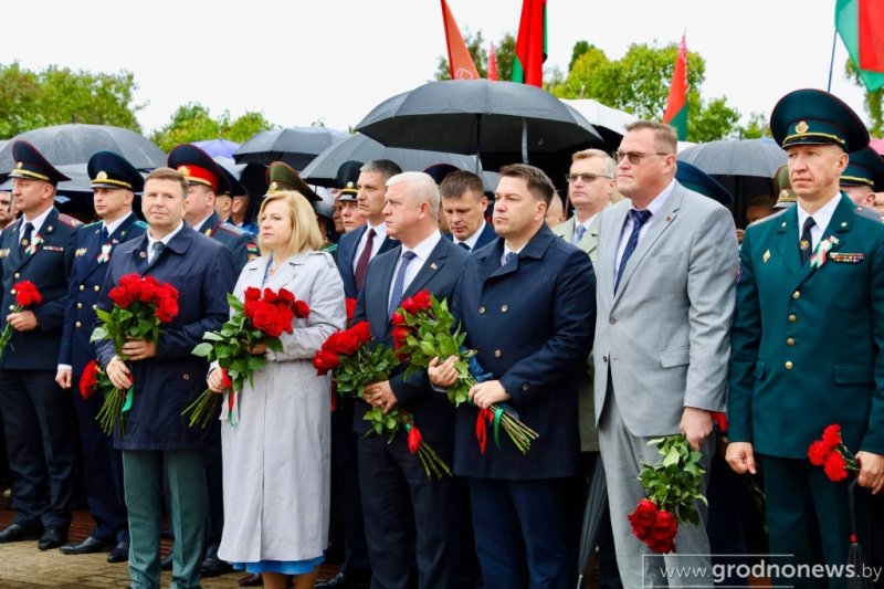 В Гродно прошел торжественный митинг посвященный Дню народного единства