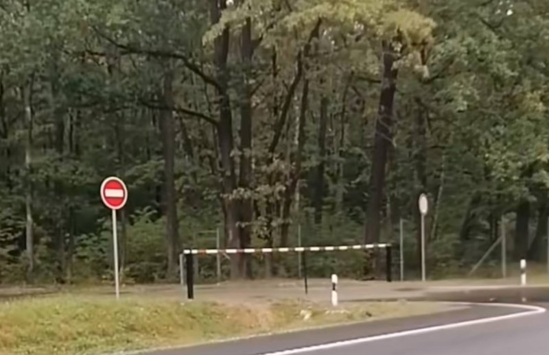Стоянка или технологическая площадка  Гродноавтодор прояснил ситуацию на трассе Р