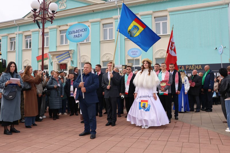 ФОТОФАКТ зельвенцы приняли участие в праздничном шествии Дажынак