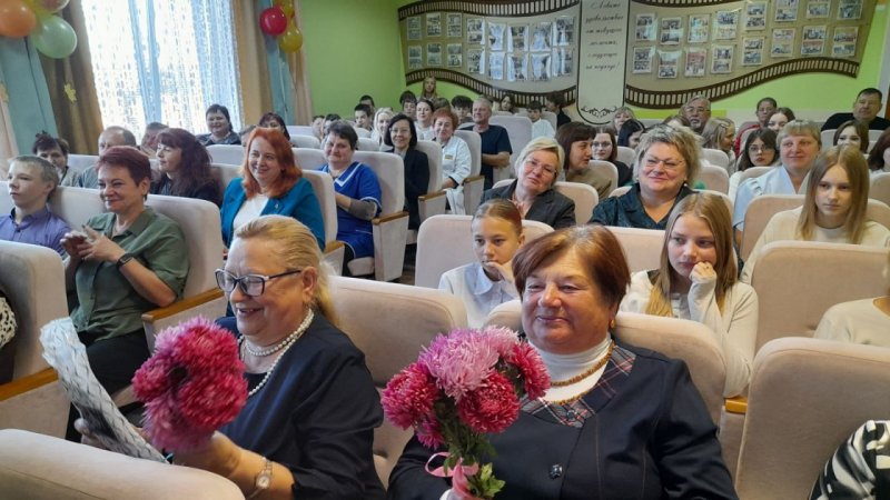 В санаторной школеинтернате отметили День учителя