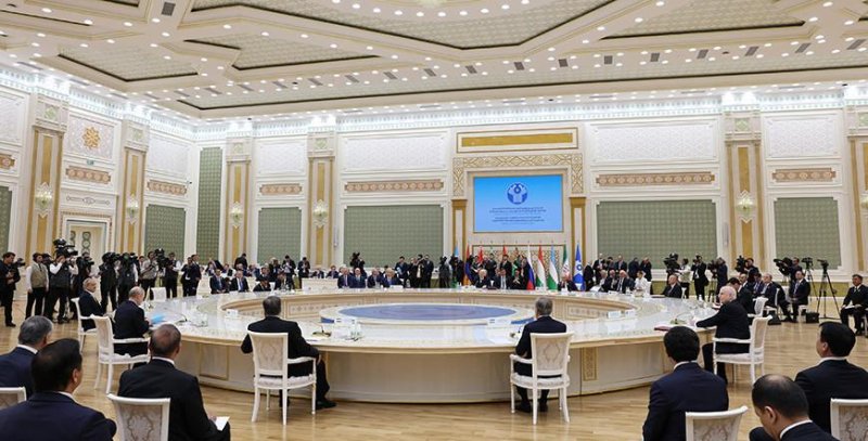 Лидеры стран СНГ приняли заявление в связи с летием Содружества
