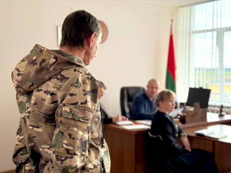 Алкоголизм  первопричина бед В Голынковском сельисполкоме разобрал случаи нарушения закона