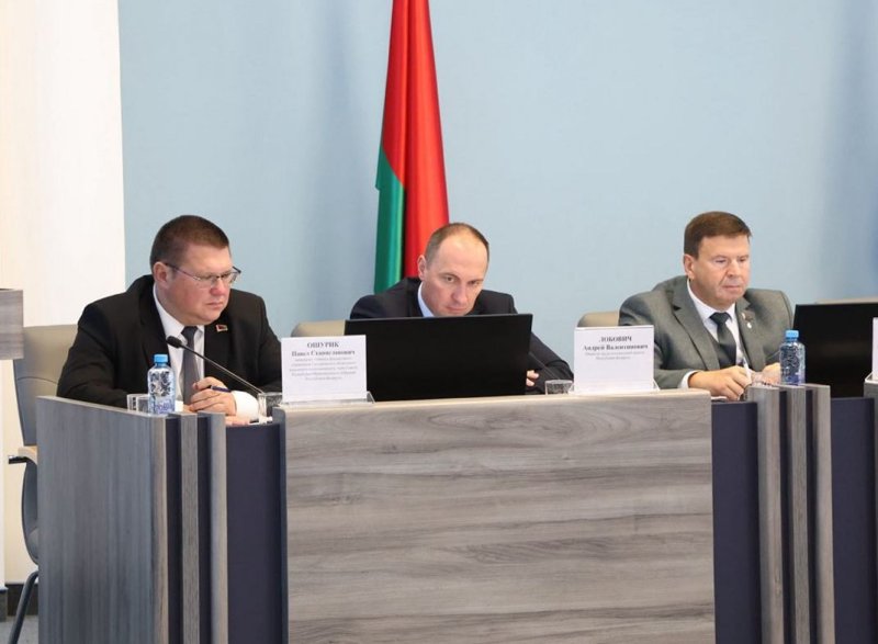 Сенатор Павел Ошурик принял участие в заседании Гродненского городского исполнительного комитета