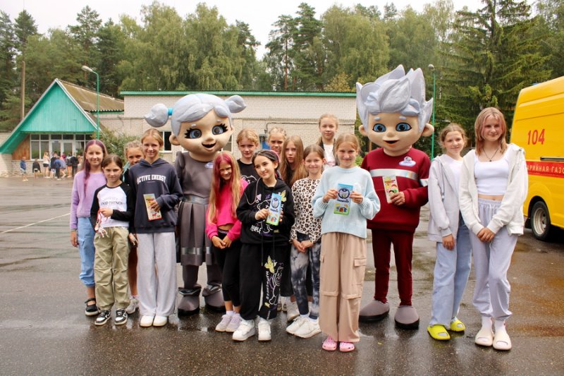 Отдых с пользой Спецслужбы района посетили лагерь Голубая волна