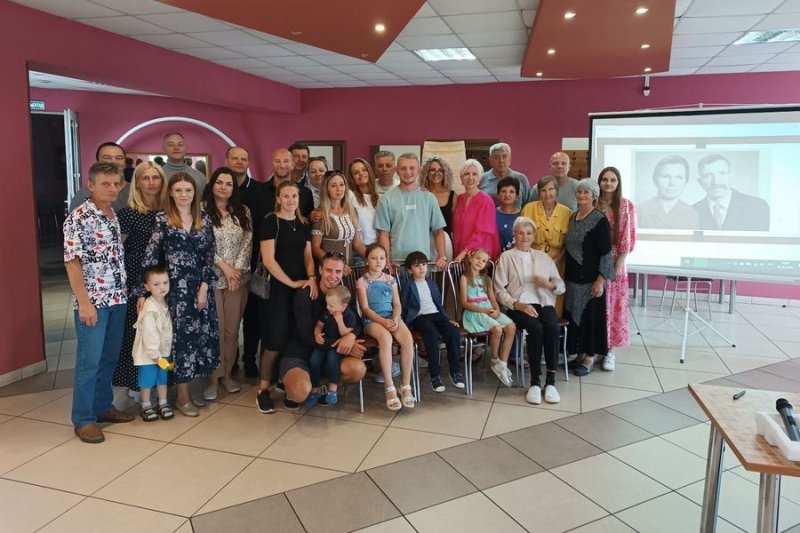 Як след мы пакдаем Нашчадк роду Шматко сабрался на сумесную сустрэчу  Зэльве