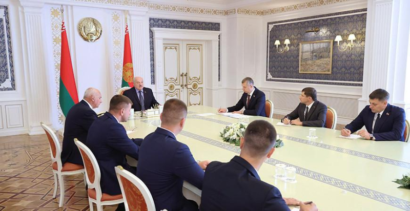 Александр Лукашенко согласовал назначение глав исполкомов и напомнил что они президенты на своих территориях