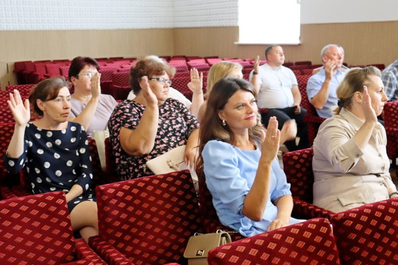 Какие вопросы рассмотрели на четвертой сессии Зельвенского районного Совета депутатов