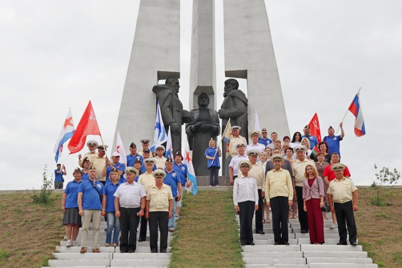 В Зельве состоялся автопробег ветеранов ВоенноМорского Флота России и Беларуси под девизом Победа Едина