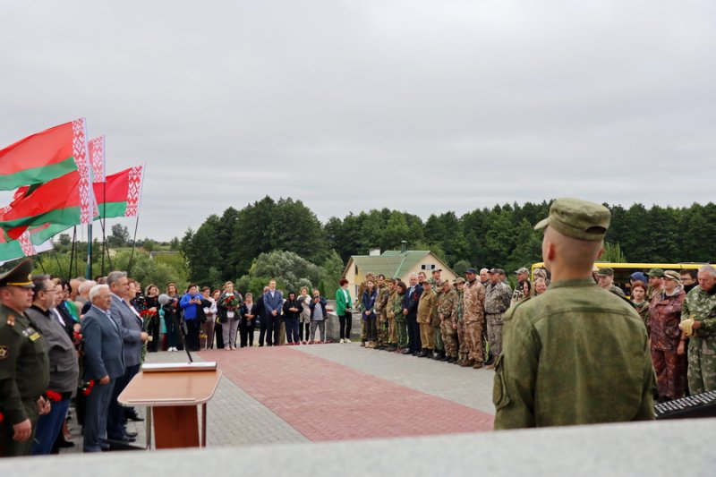 Ушедшие в бессмертие Зельвенцы приняли участие в митинге в рамках республиканской акции Беларусь помнит эстафета памяти в Слонимском районе