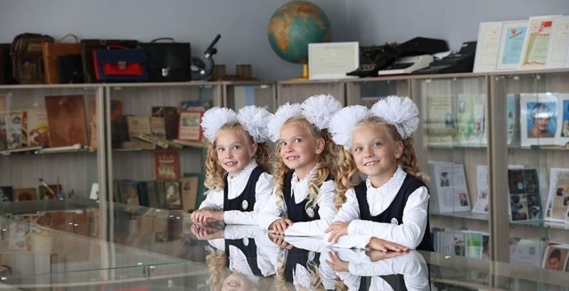 Александр Лукашенко открывая в сентябре новый учебный год мы все вместе делаем шаг в будущее