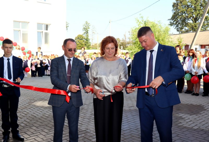 В День знаний открылась после реконструкции Голынковская средняя школа