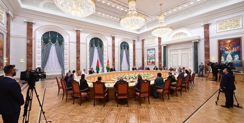 Александр Лукашенко я делаю все чтобы закончить войну в регионе