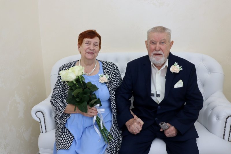 Супруги Сутырко из Зельвы отметили золотую свадьбу