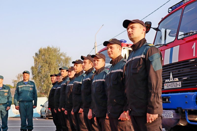 Сплочённость пожарного братства В Зельвенском РОЧС отметили День народного единства