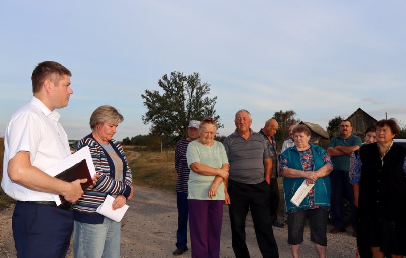 На контроле власти  последствия стихии Руководство района встретилось с жителями деревни Бережки