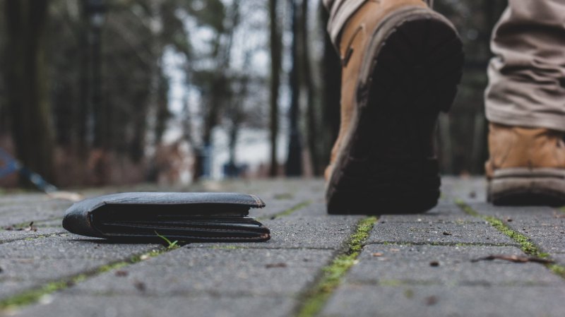 Зельвенский РОВД информирует найдены утерянные вещи