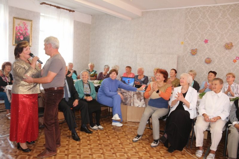 Люди золотого возраста вспомнили песни молодости