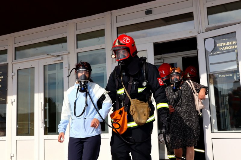 Пожары в поселке  это эвакуация Зельвенцы прошли учебную отработку действий в случае ЧП