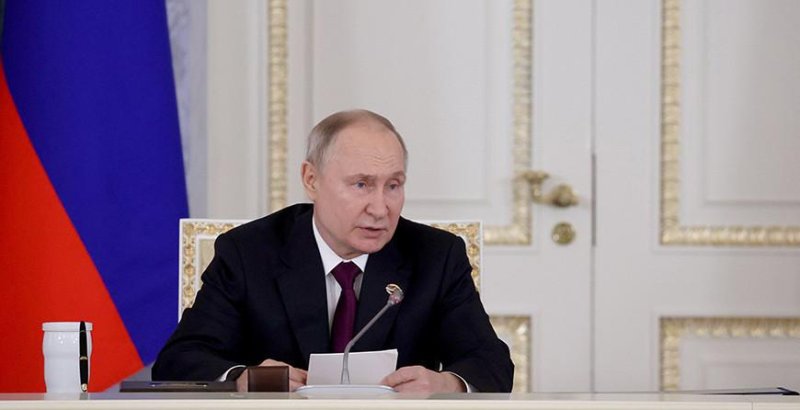 Александр Лукашенко поздравил Президента России Владимира Путина с днем рождения