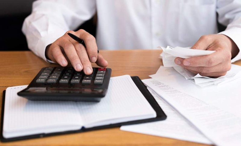 Какая сумма подарка не будет облагаться налогом с нового года в Беларуси