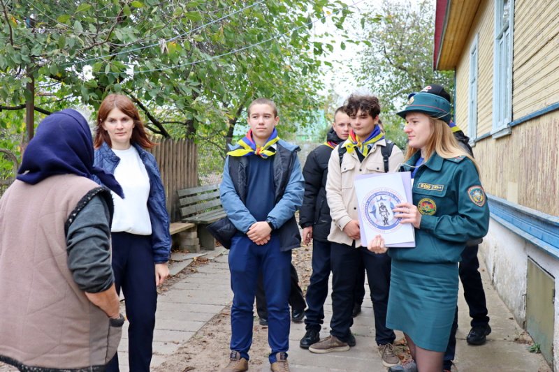 С вниманием и заботой На Зельвенщине проходит акция Молодежь за безопасность