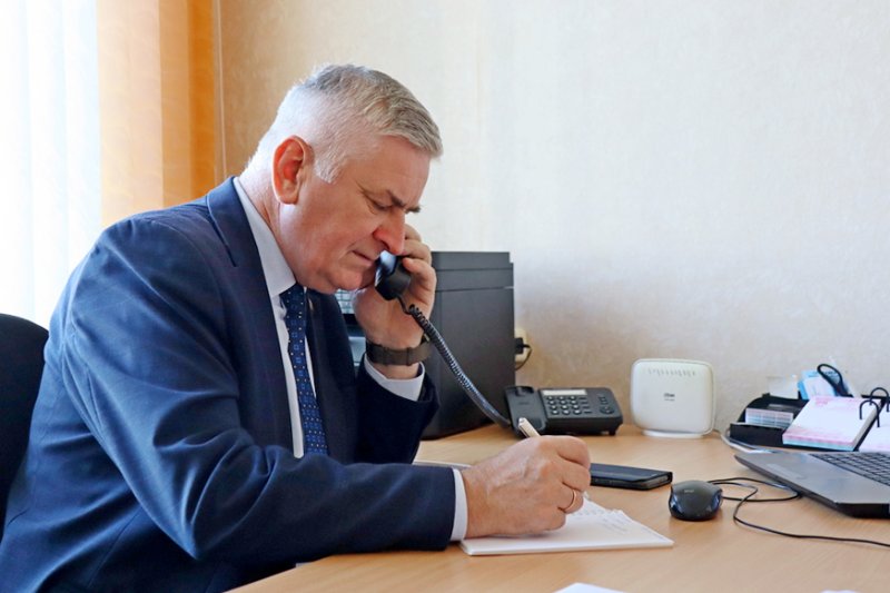 Каждый вопрос  важен В районе работает депутат парламента Валентин Семеняко