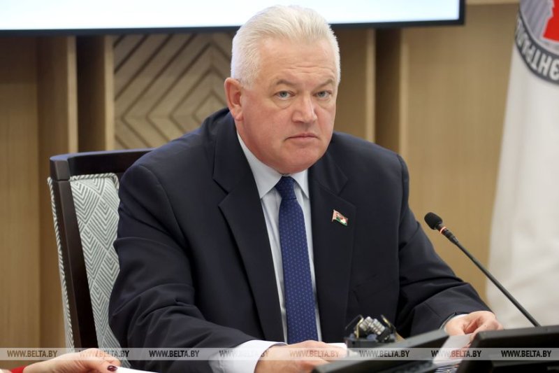 Документы о регистрации инициативных групп для выдвижения кандидатов в Президенты надо подать не позднее  ноября