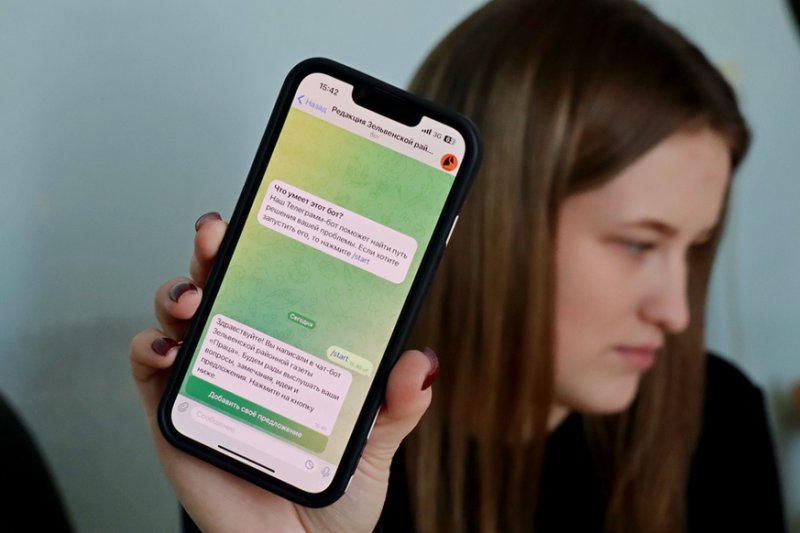 В чатбот газеты Праца поступило три обращения от зельвенцев