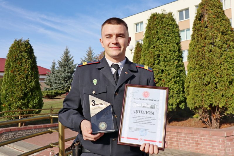 Достойно и с честью выполняют свой долг сотрудники отделения по охране объектов в гп Зельва Волковысского отдела Департамента охраны МВД