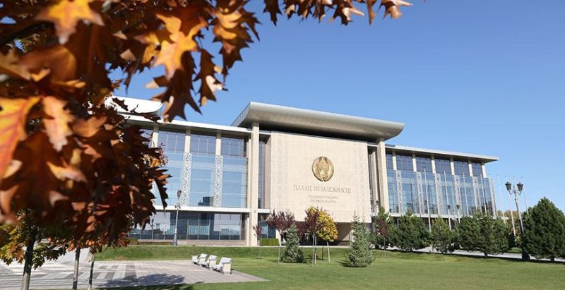 Александр Лукашенко поздравил ФПБ с летием профсоюзного движения страны