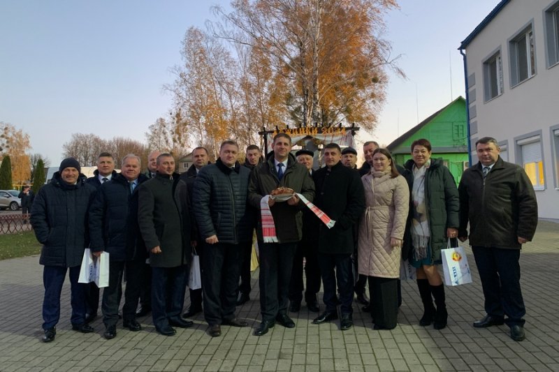 Хлебомсолью встретили зельвенцев на областных Дажынках в Мостах