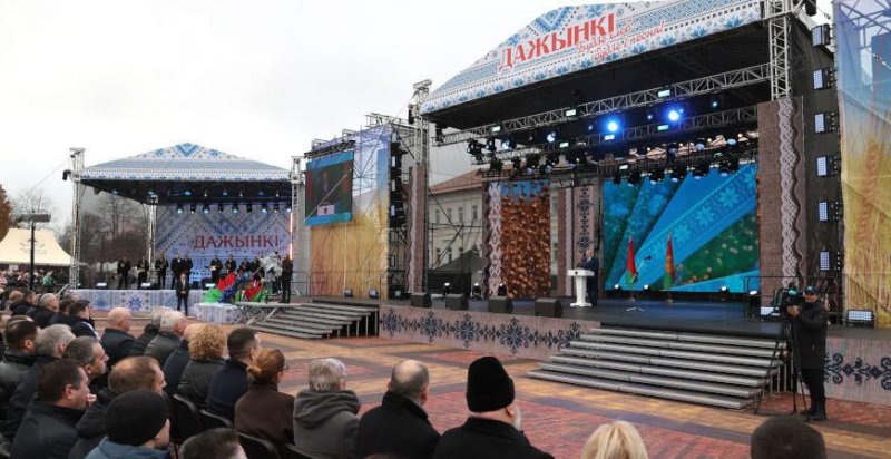 Александр Лукашенко наш фронт  это экономика а для сельчан  хлебная нива