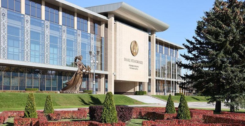 Александр Лукашенко поздравил военнослужащих й отдельной десантноштурмовой бригады с летием со дня ее образования