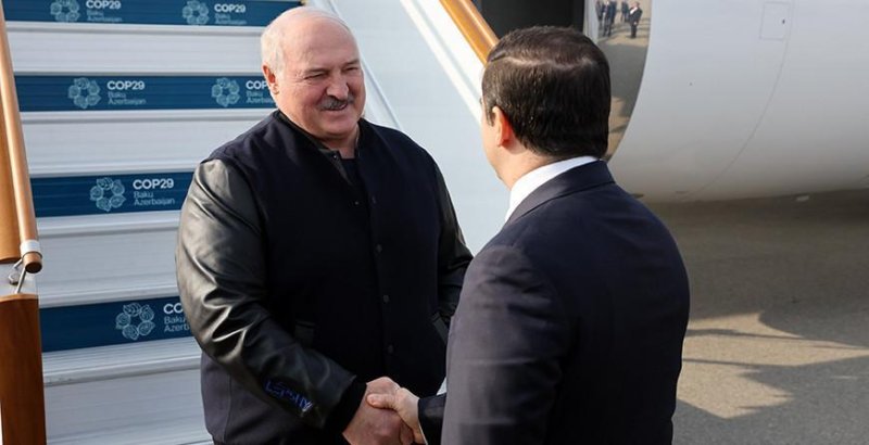Александр Лукашенко прибыл с рабочим визитом в Азербайджан