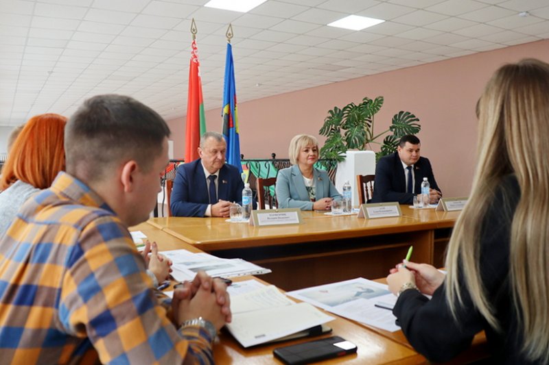 В Зельве состоялся открытый диалог  вопросов депутату