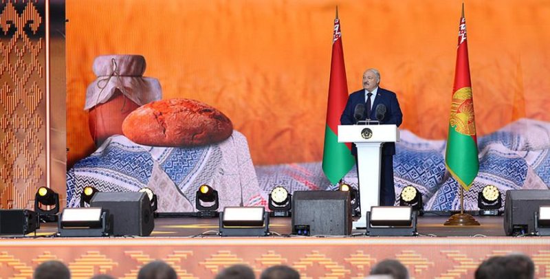 Почему Александр Лукашенко гордится белорусами что отпугивает врагов и в чем соль земли могилевской Главное из поездки Президента в Климовичи