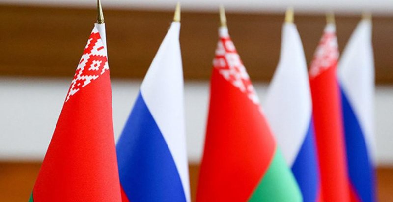 Александр Лукашенко направил обращение к народам Беларуси и России по случаю летия Договора о Союзном государстве