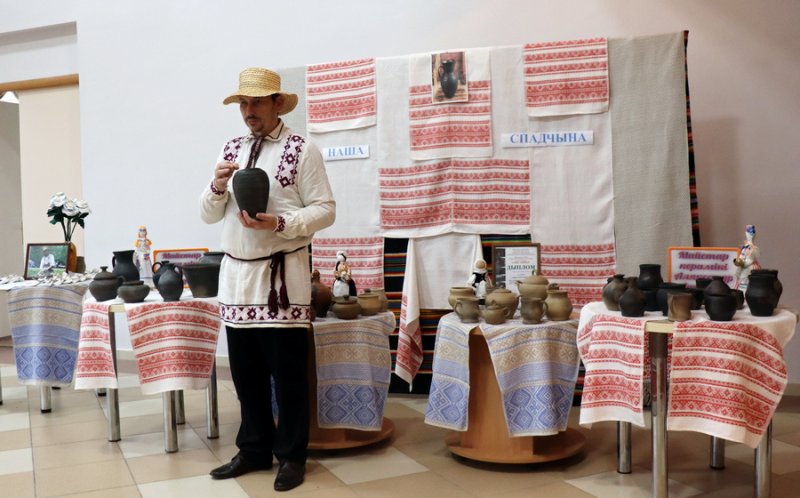 З таленавтых рук майстро народных рамёства  Семнар па ганчарстве прайшо на Зэльвеншчыне