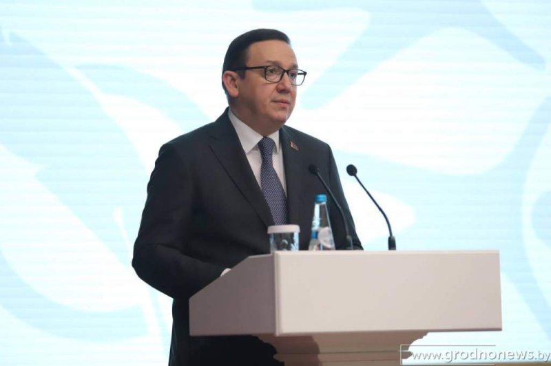 Заместитель Главы Администрации Президента Республики Беларусь Владимир Перцов на XI Форуме молодых журналистов Белорусские журналисты  патриоты св