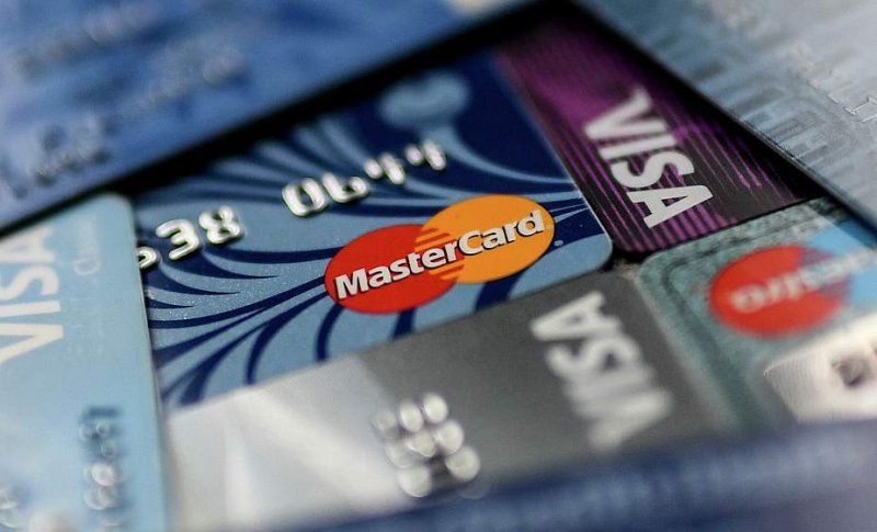 В Беларуси ввели ограничения по снятию наличных в банкоматах с карточки банканерезидента