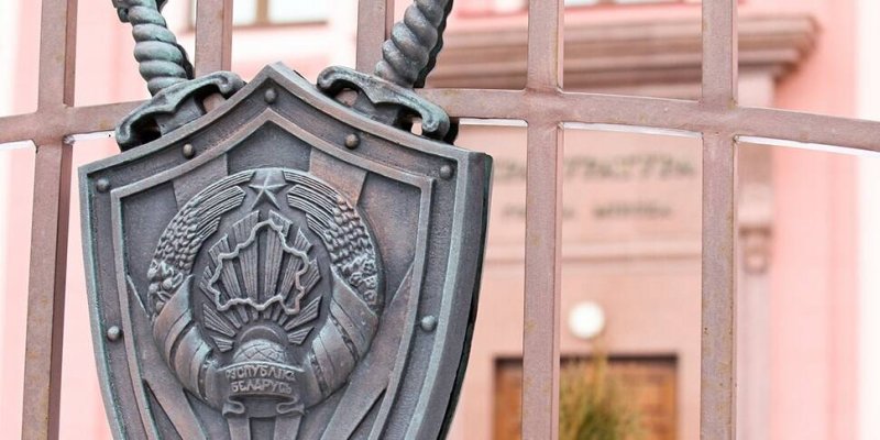 Имеет ли право судебный исполнитель направлять запрос в организацию для получения сведений о гражданах На вопрос отвечает помощник прокурора