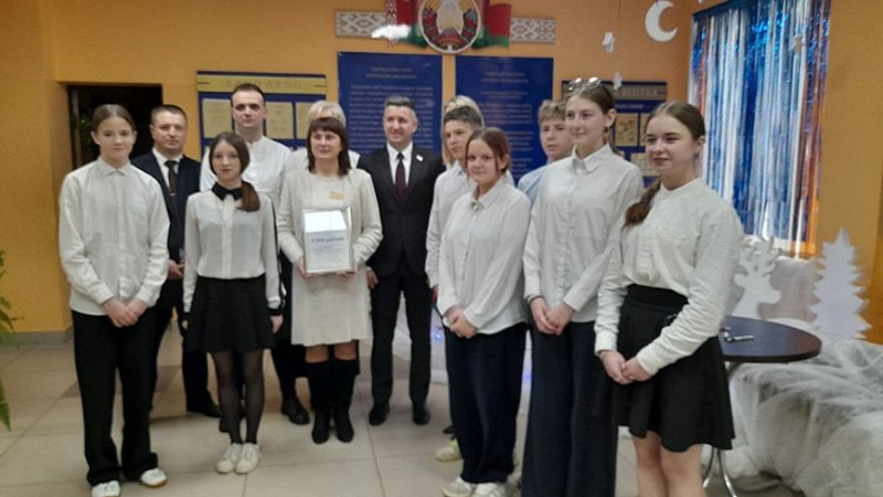 В рамках акции Наши дети учащиеся Зельвенской санаторной школыинтерната получили подарки от друзейспонсоров