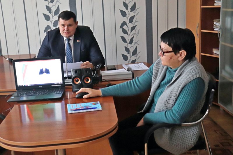 Без прошлого нет будущего Председатель районного Совета депутатов Вадим Панасик встретился с работниками районного центра гигиены и эпидемиологии