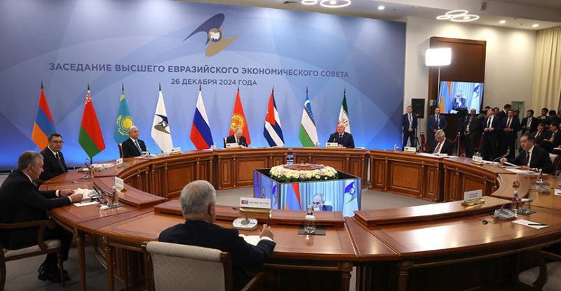 Александр Лукашенко заявил что дебаты на саммите ЕАЭС были очень серьезные