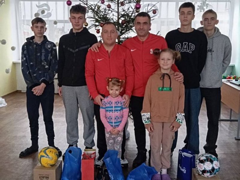 ФОТОФАКТ представители КФК Чайка посетили Зельвенский социальнопедагогический центр