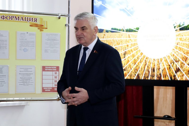 Как прошла встреча депутата Валентина Семеняко с коллективом Елковской СШ