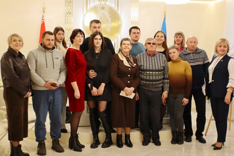 Всё начинается с семьи В Зельве состоялась диалоговая площадка на тему семейных ценностей